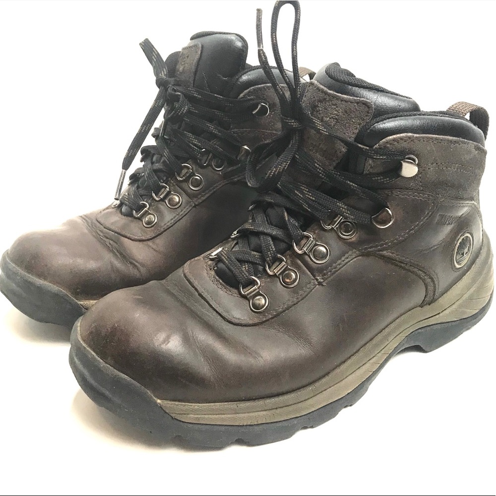 Timberland Women's Dark Brown Lace-Up Boots  -size 9